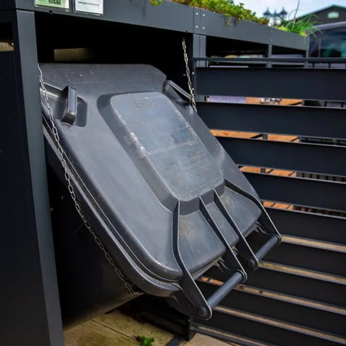 Wood Effect Wheelie Bin Storage With Planter- Single Bin Store